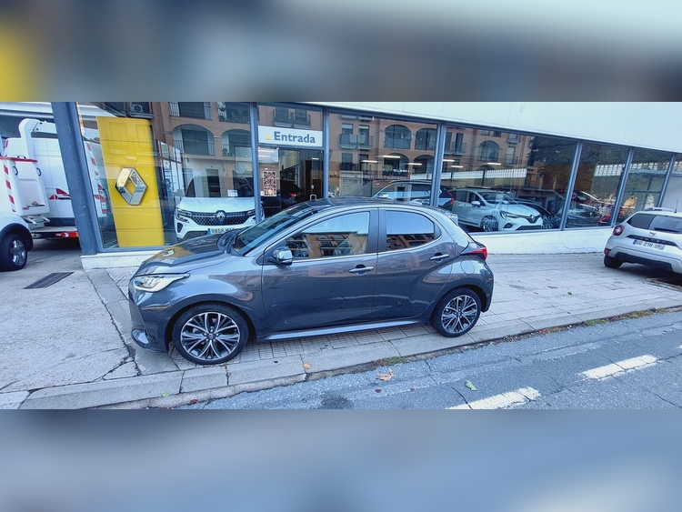 Toyota Yaris 116 cv hyb foto 2